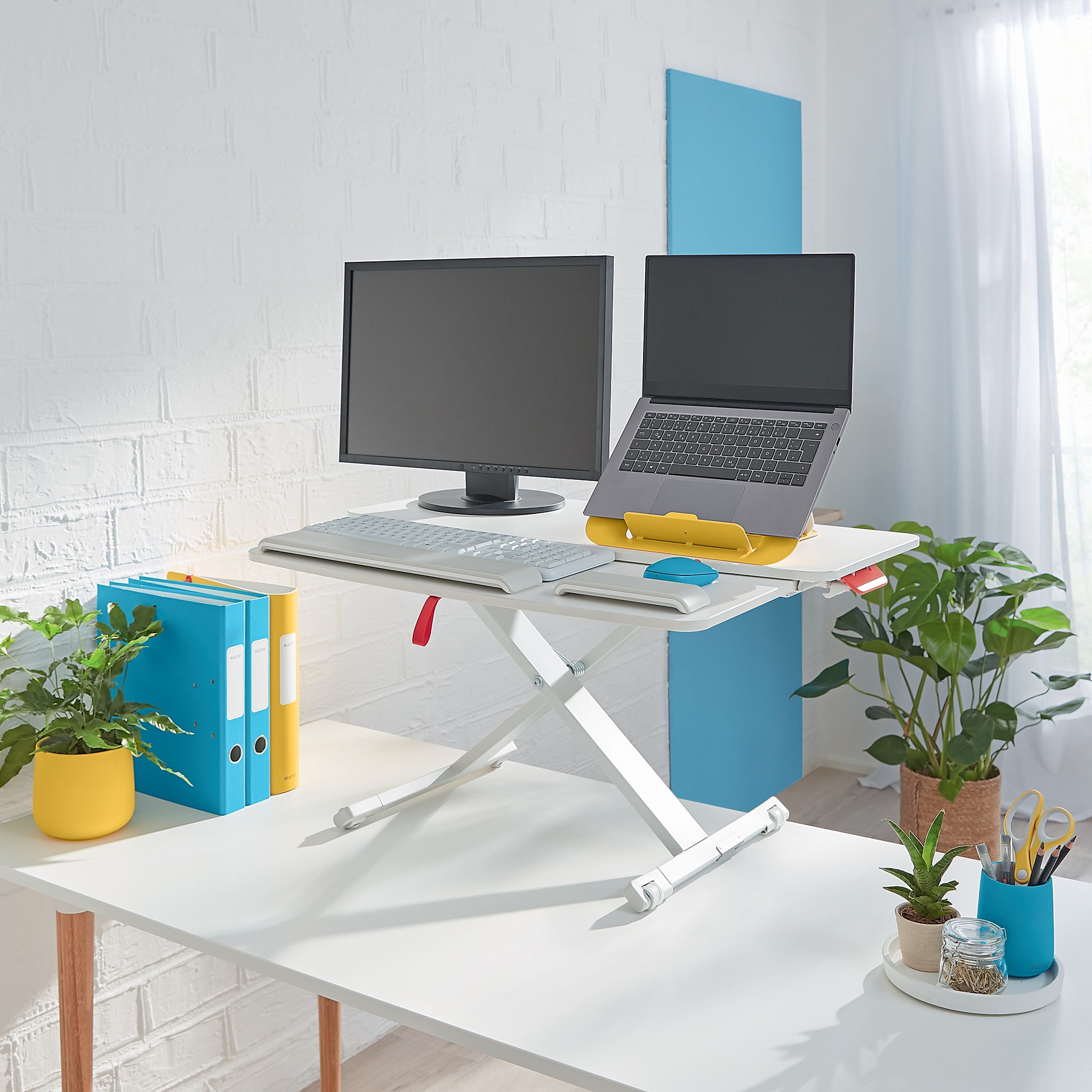 Leitz desk riser 8